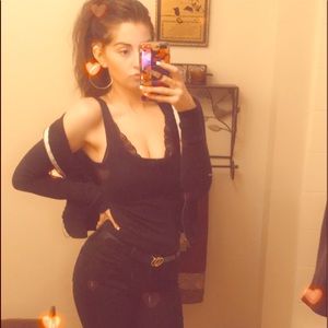 Meet your Posher, Caitlin